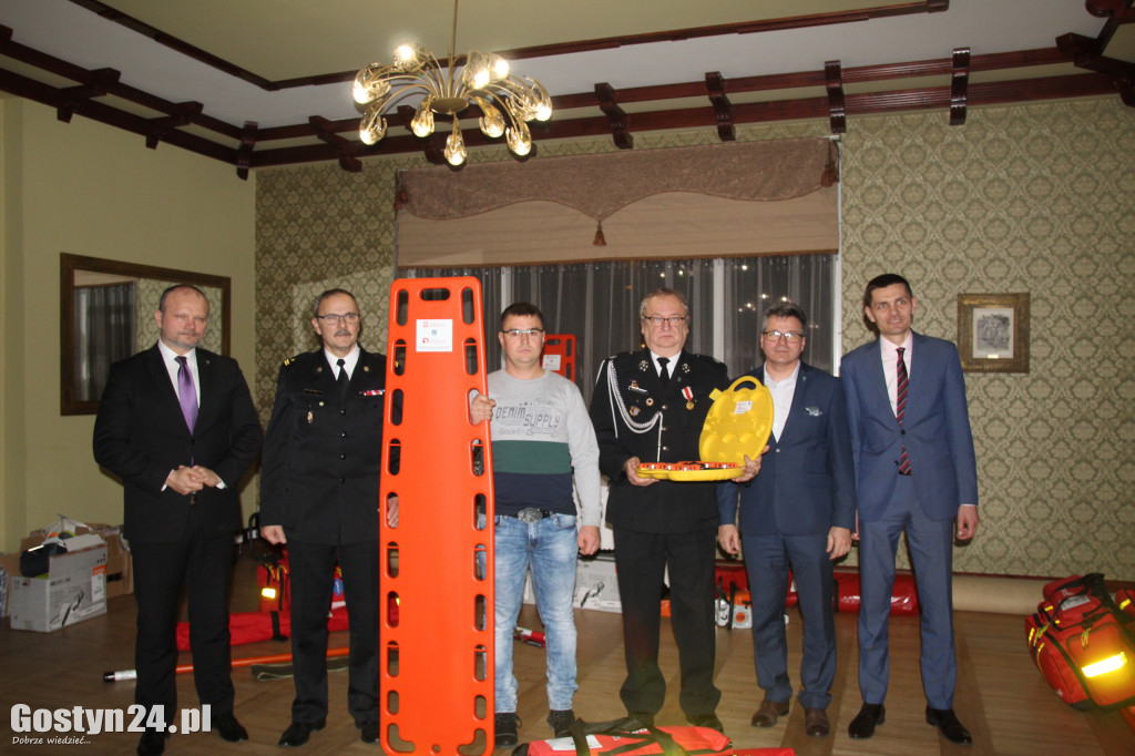 Przekazanie sprzętu dla jednostek OSP