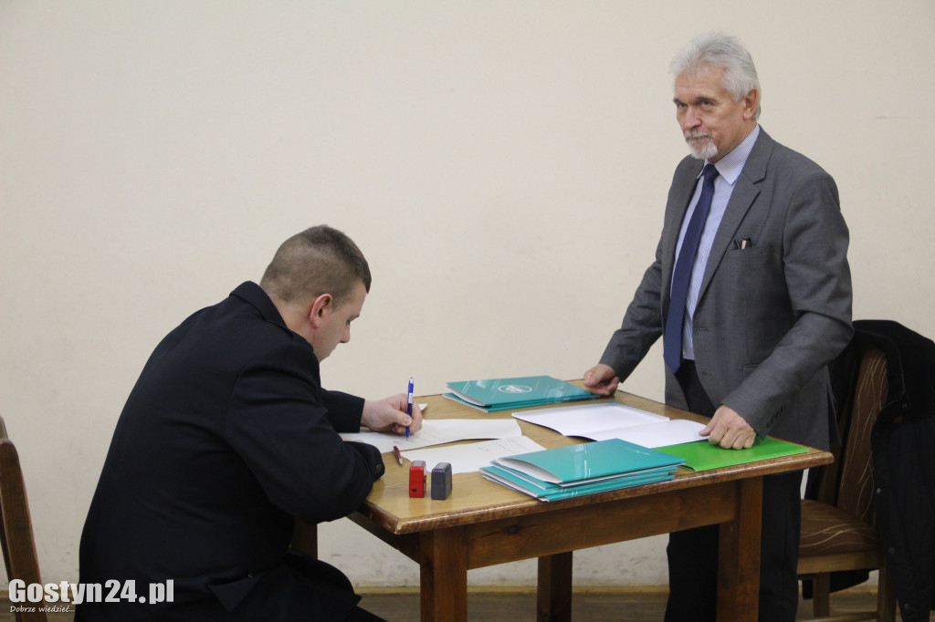 Przekazanie sprzętu strażakom OSP