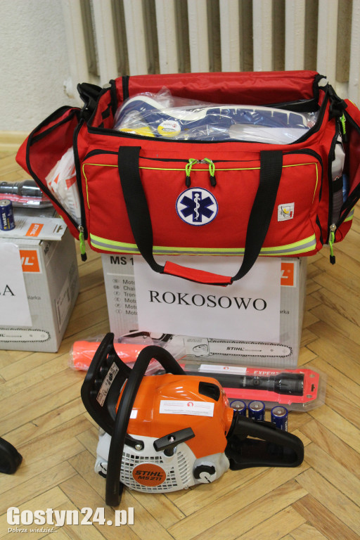 Strażacy z Ponieca otrzymali nowy sprzęt