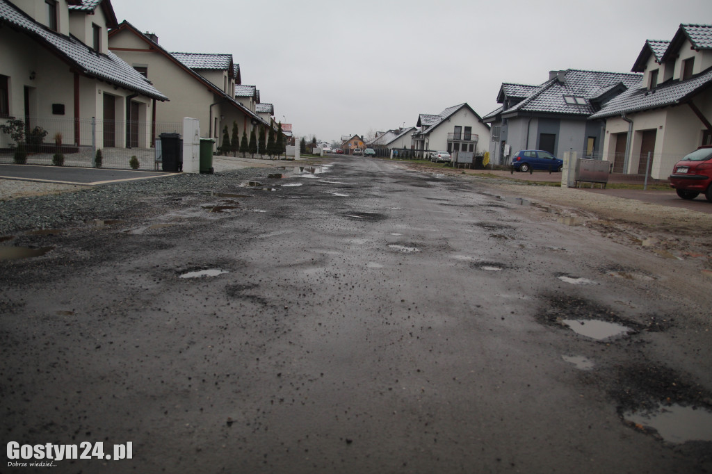 Dziurawa ul. Reymonta w Gostyniu