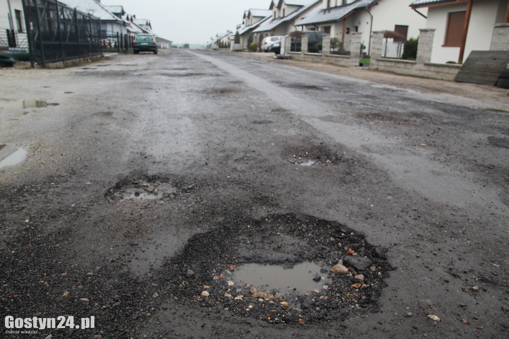 Dziurawa ul. Reymonta w Gostyniu