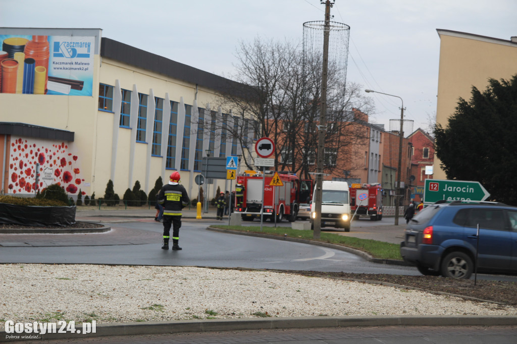 Kolizja przy rondzie Solidarności w Gostyniu