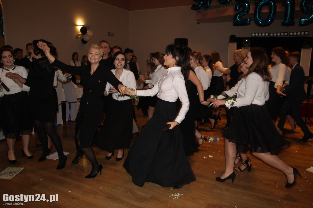 Studniówka maturzystów ZSO w Gstyniu