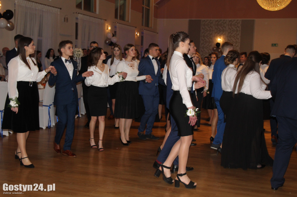 Studniówka maturzystów ZSO w Gstyniu