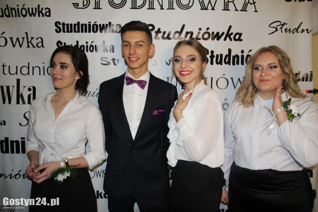 Studniówka maturzystów ZSO w Gstyniu