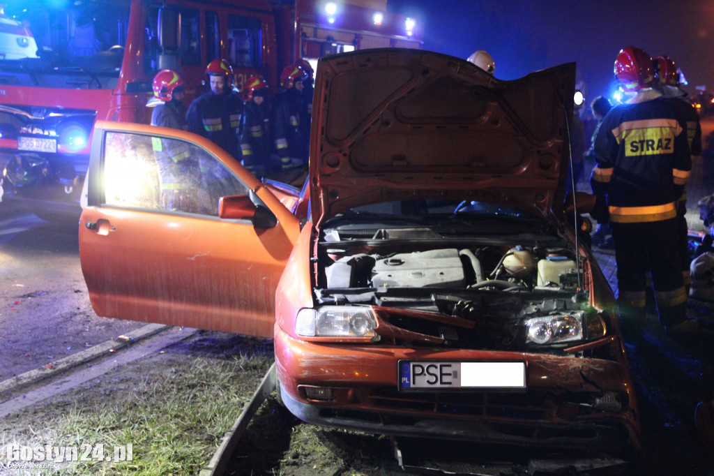 Nocny wypadek na drodze krajowej