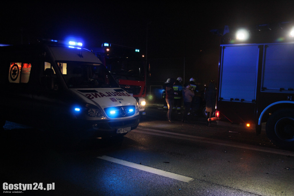 Nocny wypadek na drodze krajowej