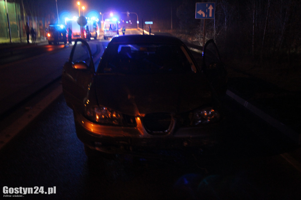 Nocny wypadek na drodze krajowej