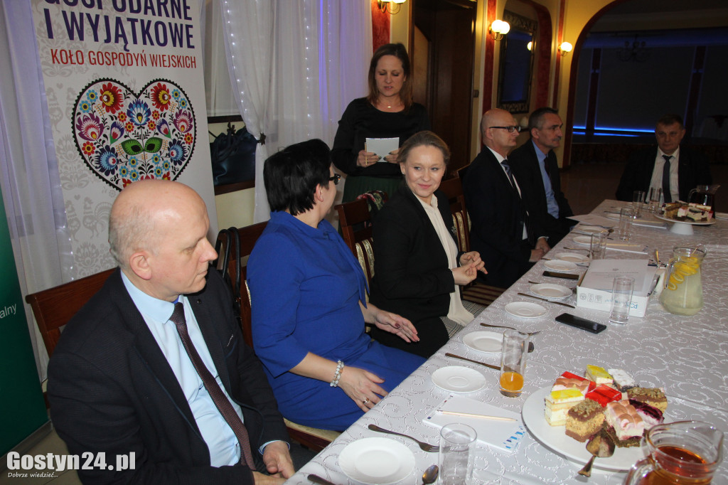 Min. Angelika Możdżanowska w Pępowie