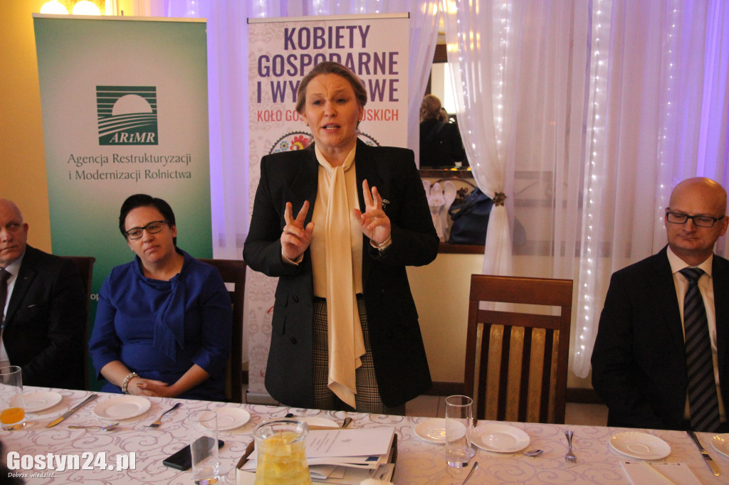 Min. Angelika Możdżanowska w Pępowie
