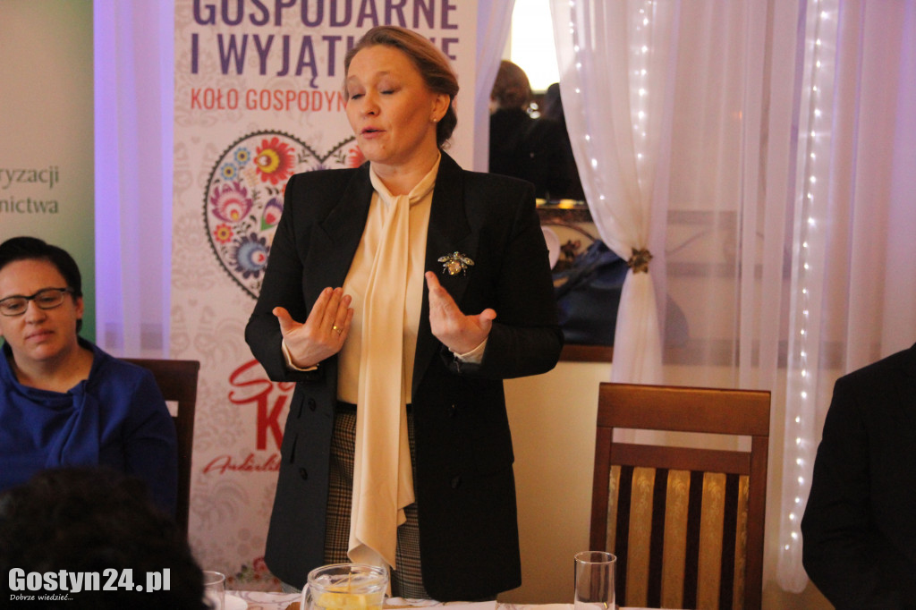 Min. Angelika Możdżanowska w Pępowie