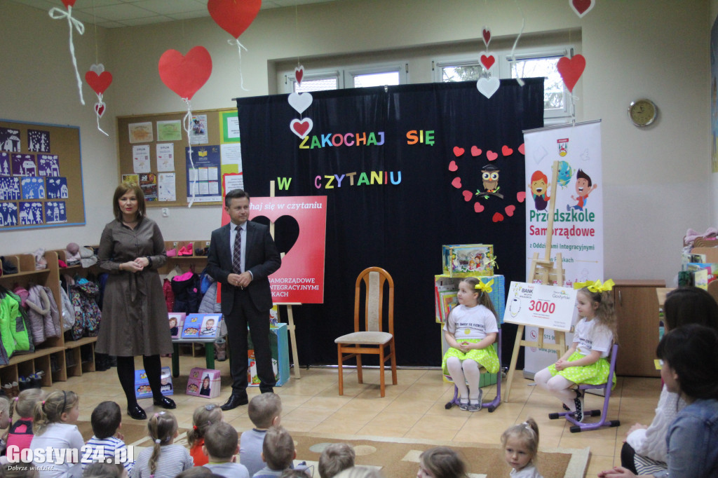 Walentynkowy tydzień czytania w przedszkolu w Piaskach