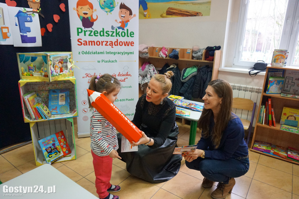 Walentynkowy tydzień czytania w przedszkolu w Piaskach