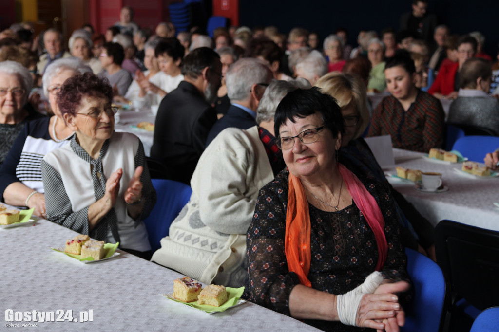 Spotknie PZERiI w GOK Hutnik z okazji Dnia Kobiet