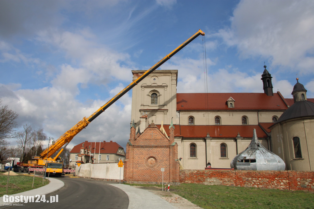 Powstaje konstrukcja kopuły na Zdzieżu