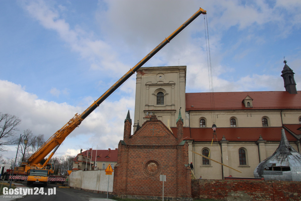 Powstaje konstrukcja kopuły na Zdzieżu