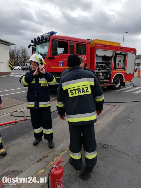 Wyciek oleju na terenie firmy - Pudliszki