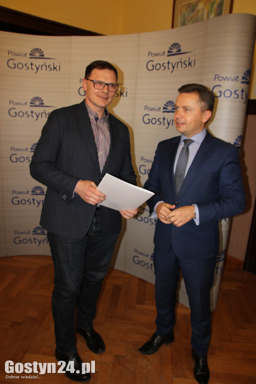 Wręczenie dotacji w starostwie powiatowym