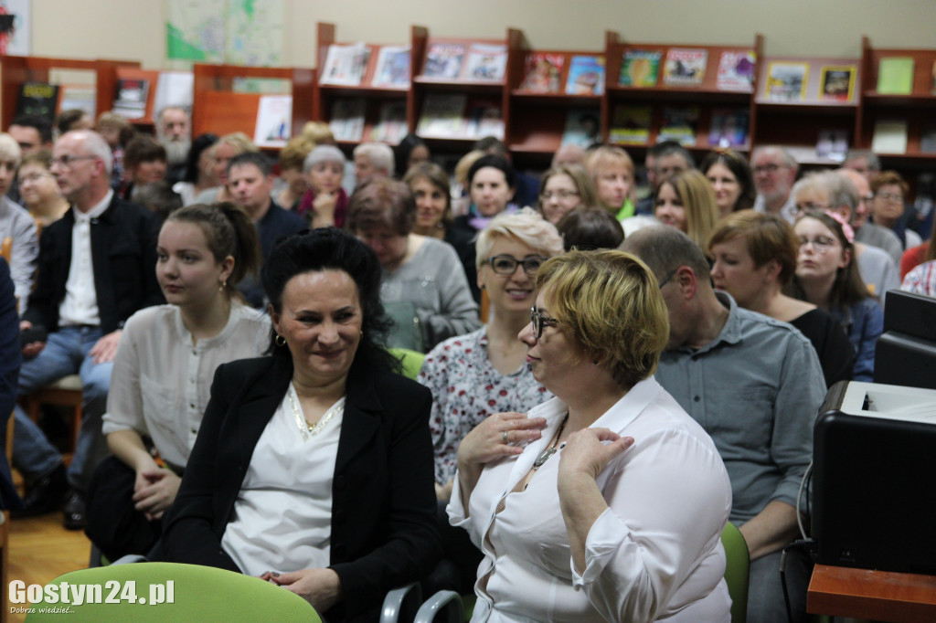 Promocja Gost Town i Siedem Piór w bibliotece