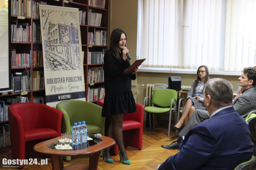 Promocja Gost Town i Siedem Piór w bibliotece