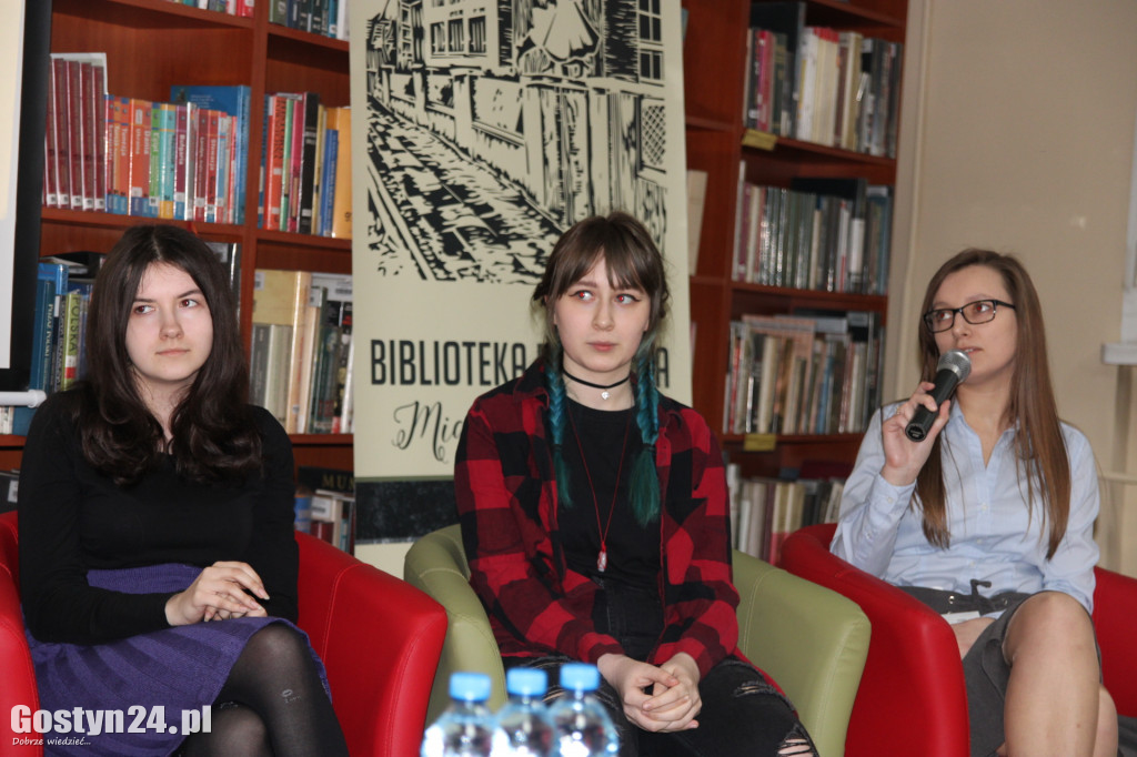 Promocja Gost Town i Siedem Piór w bibliotece
