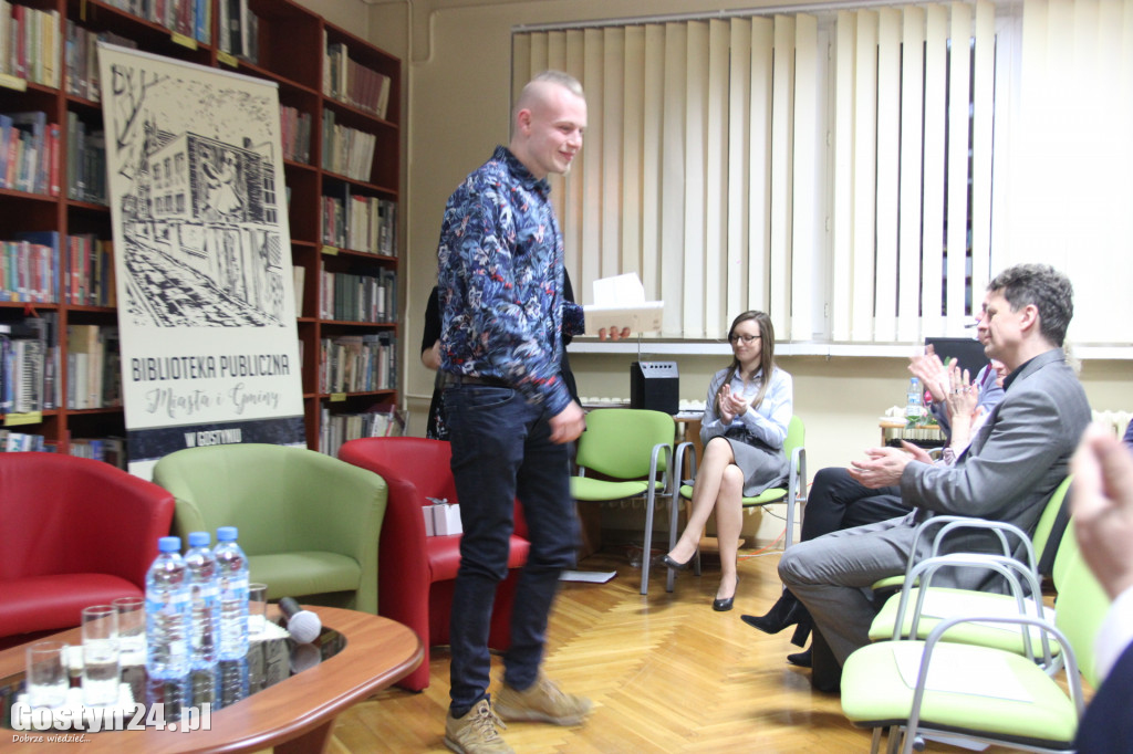 Promocja Gost Town i Siedem Piór w bibliotece