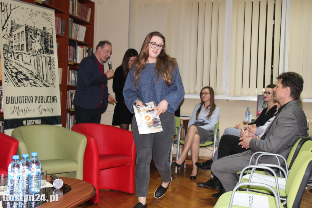 Promocja Gost Town i Siedem Piór w bibliotece