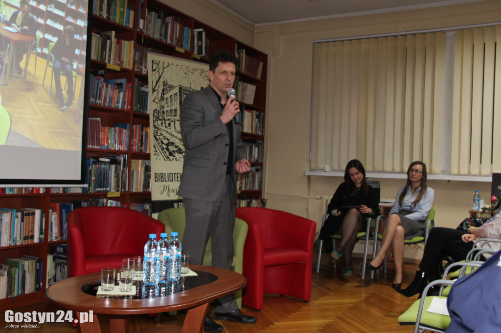 Promocja Gost Town i Siedem Piór w bibliotece