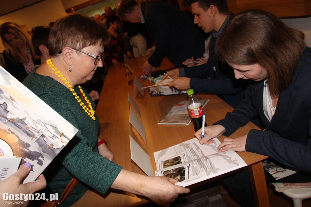Promocja Gost Town i Siedem Piór w bibliotece