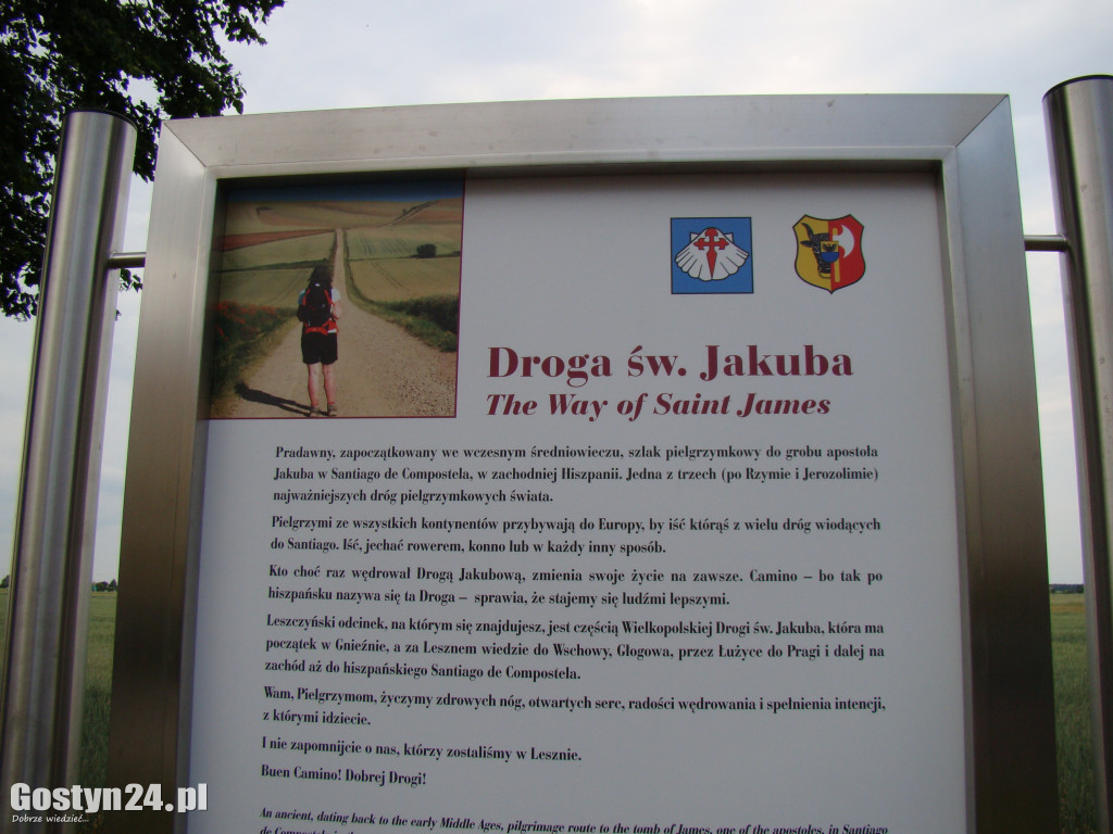 Wzięła plecak i przeszła 700 km... pieszo