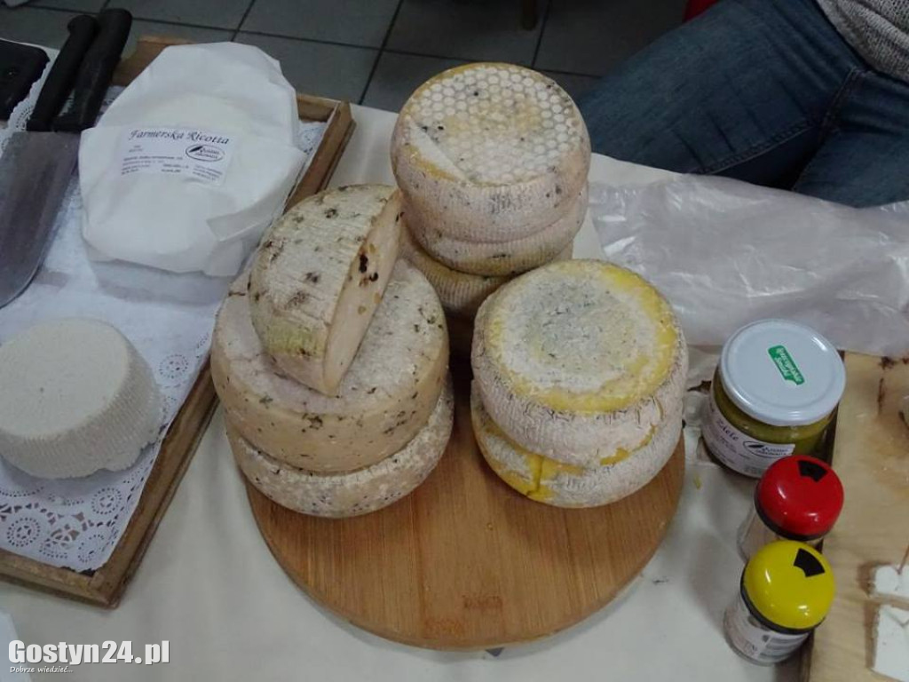 Kiermasz wielkanocny w Pępowie
