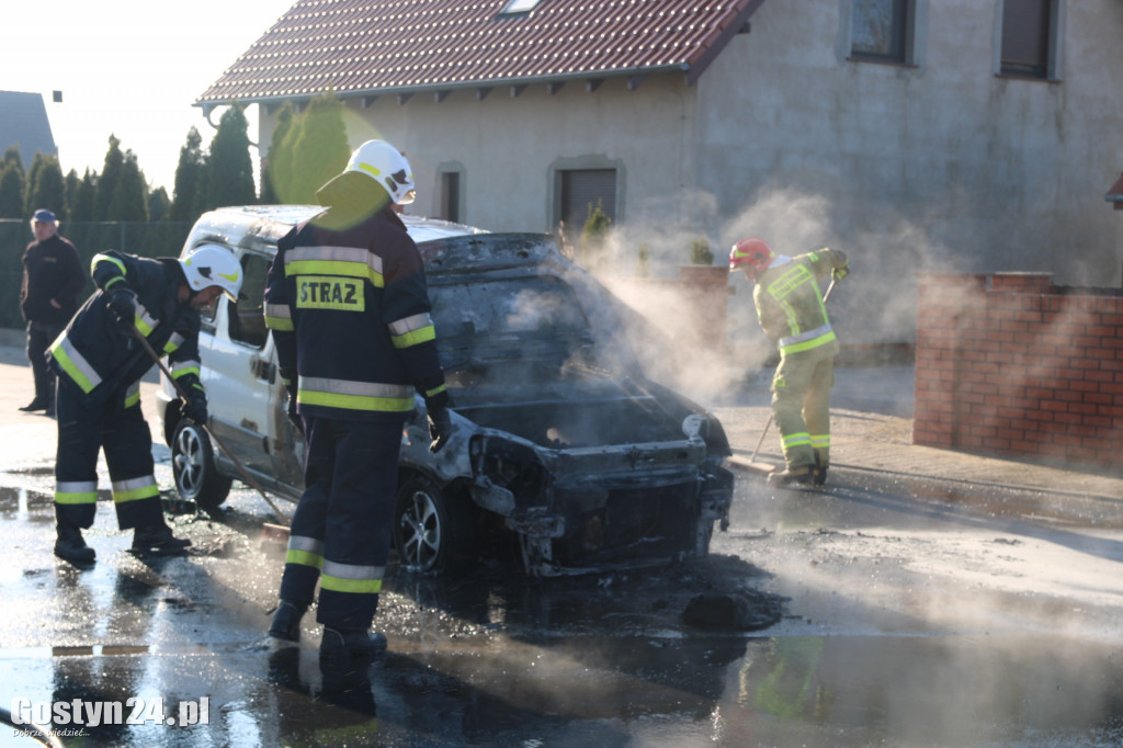 Pożar samochodu w Krobi
