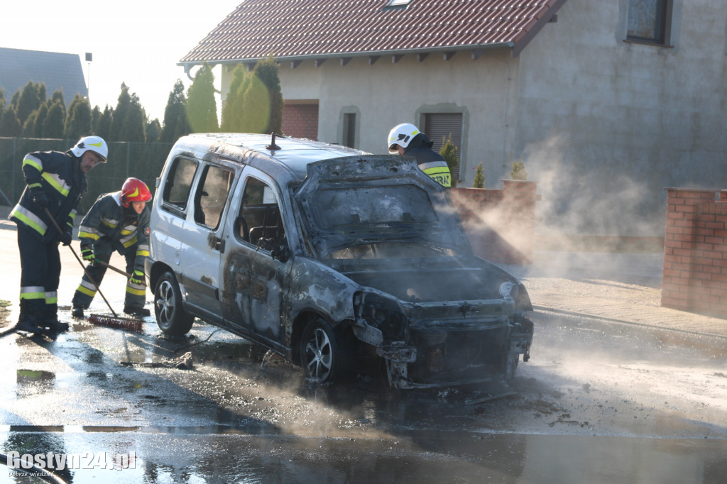 Pożar samochodu w Krobi