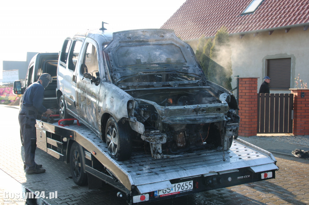 Pożar samochodu w Krobi