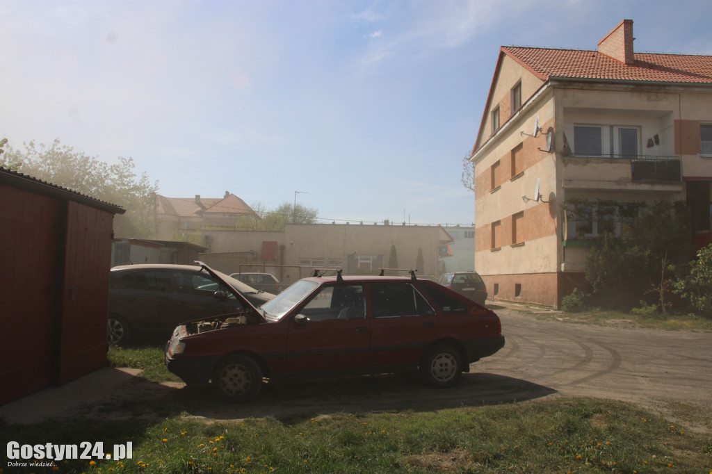 Tumany kurzu w centrum Gostynia