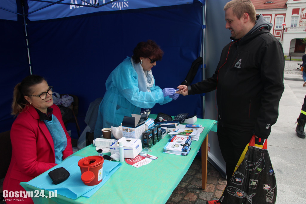 Spotkanie z profilaktyką na gostyńskim rynku