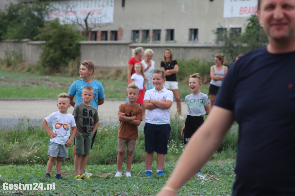 Wyścigi traktorów w miejscowości Bączylas