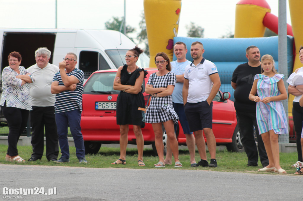Wyścigi traktorów w miejscowości Bączylas