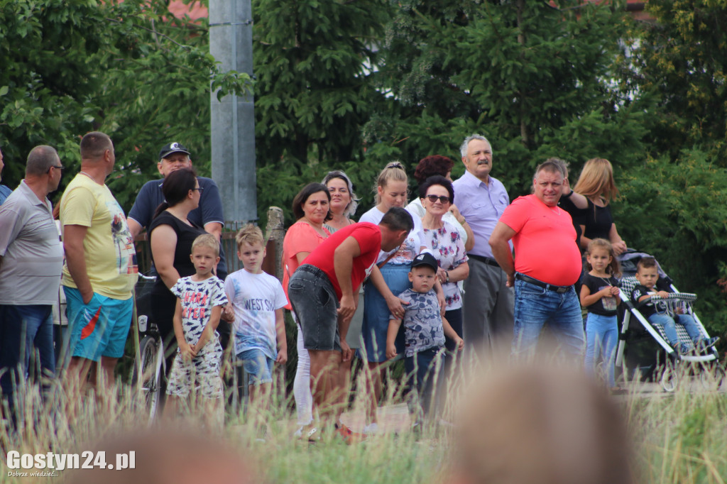Wyścigi traktorów w miejscowości Bączylas