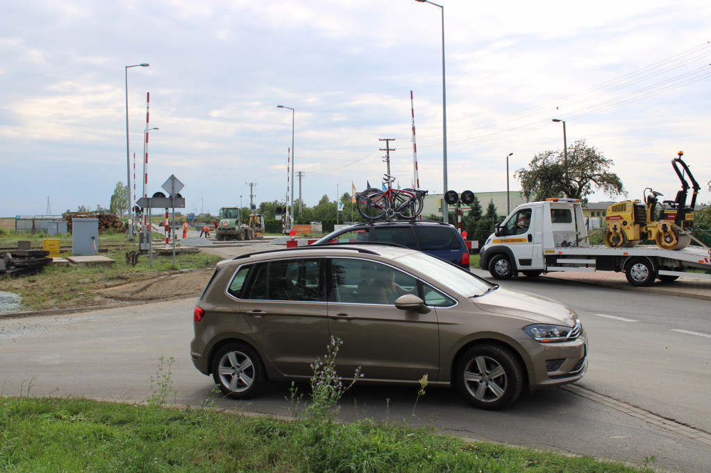 Komunikacyjny chaos na przejeździe...