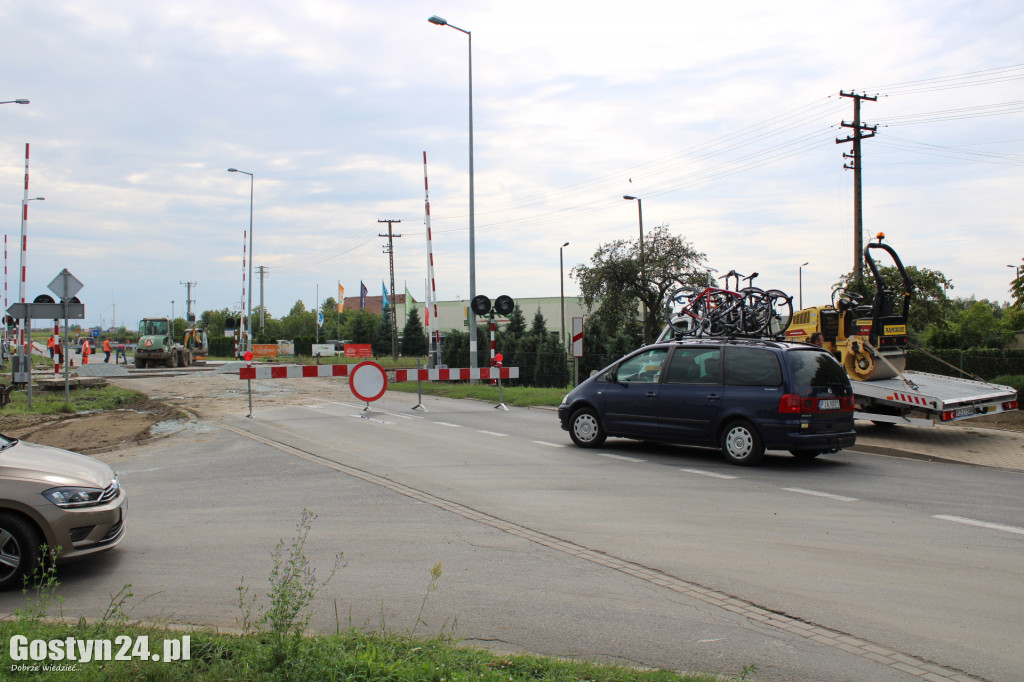 Komunikacyjny chaos na przejeździe...