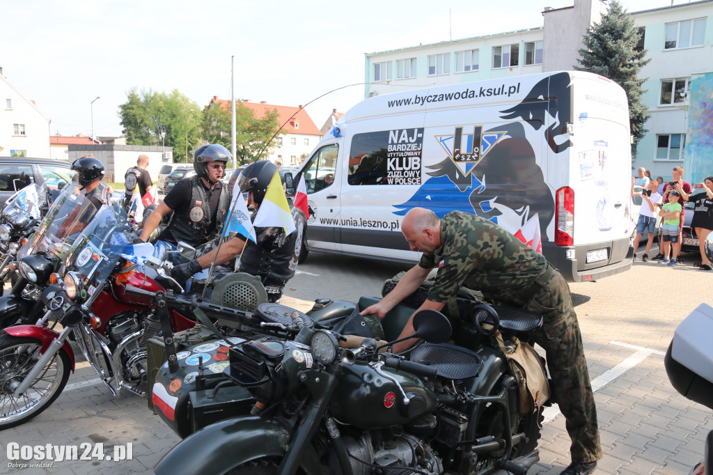 Flagowanie z Unią Leszno w Gostyniu