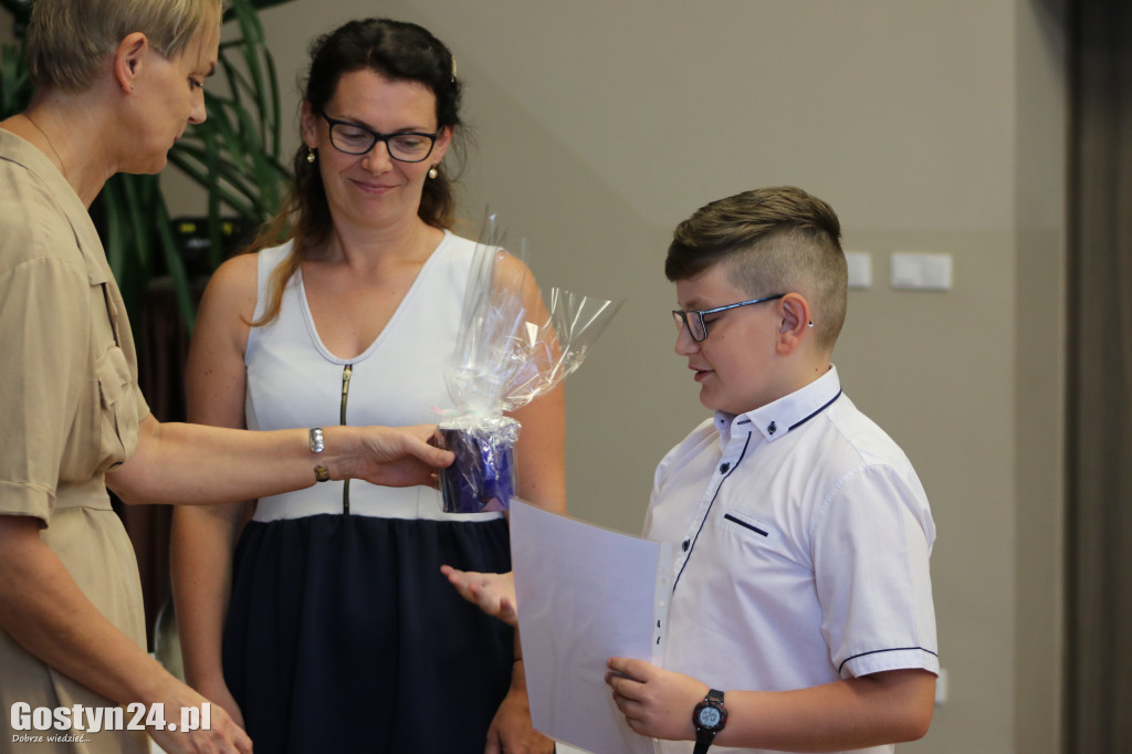 Wręczenie stypendiów uczniom z boreckich szkół