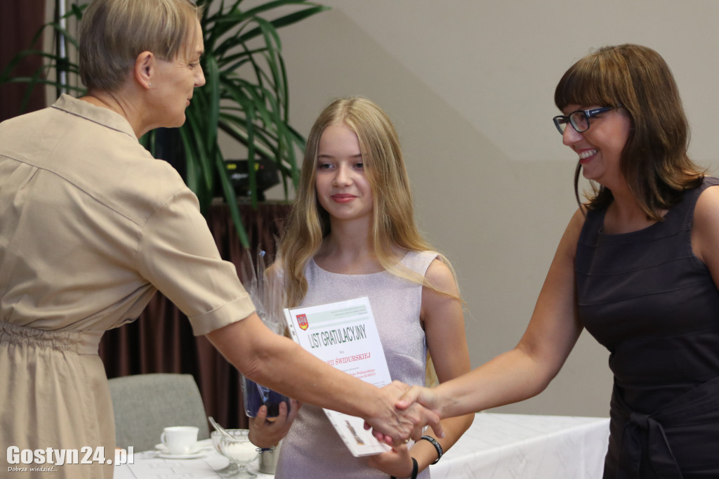 Wręczenie stypendiów uczniom z boreckich szkół