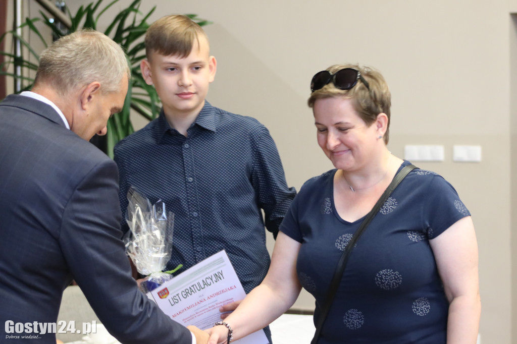 Wręczenie stypendiów uczniom z boreckich szkół