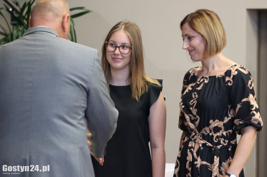 Wręczenie stypendiów uczniom z boreckich szkół