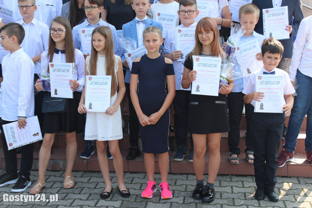 Wręczenie stypendiów uczniom z boreckich szkół