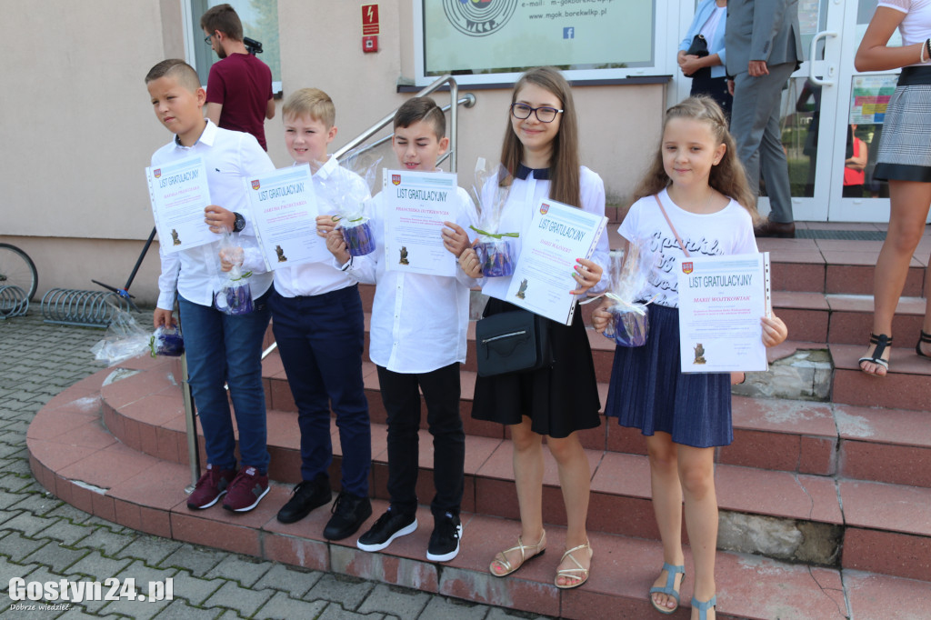 Wręczenie stypendiów uczniom z boreckich szkół