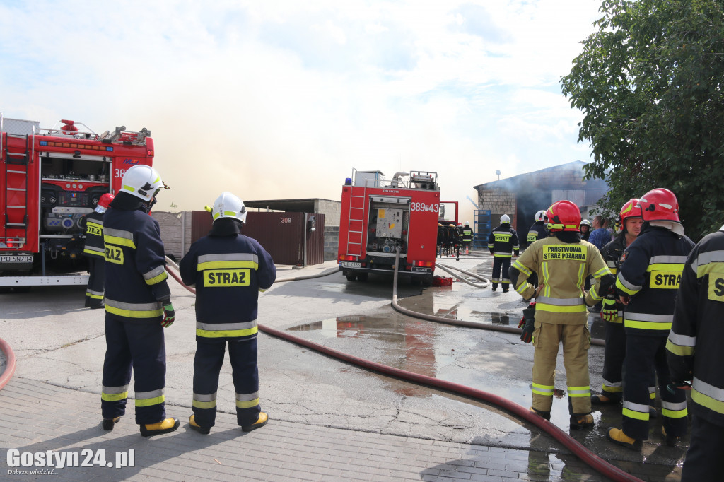 Pożar hali magazynowej w Nowym Belęcinie