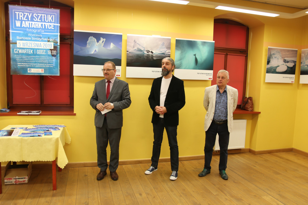 Wystawa Trzy sztuki w Antarktyce